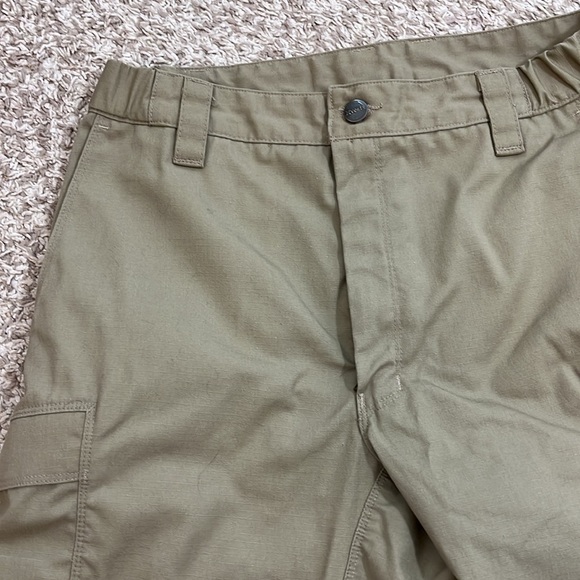 Vertx Dark Khaki Cargo Shorts - Size 30 Regular - Picture 2 of 8